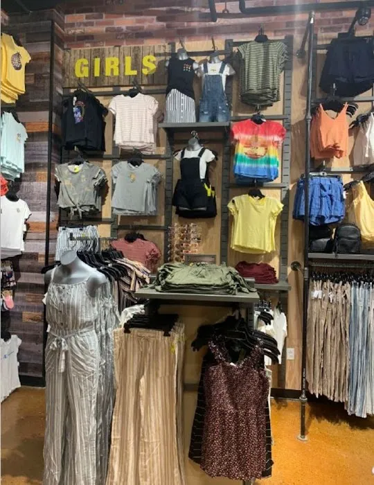 Tillys 8