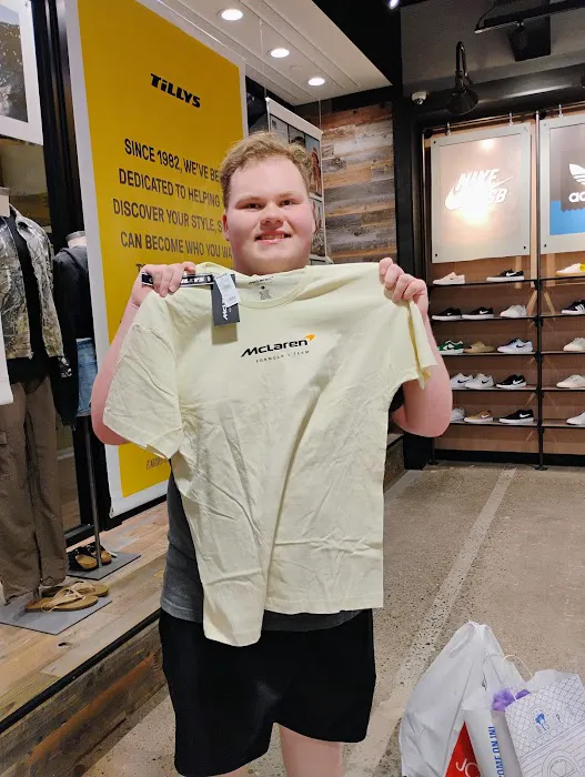 Tillys 9
