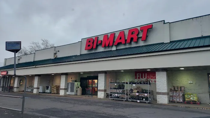 Bi-Mart Membership Discount Stores 1