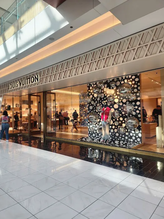 Neiman Marcus 0