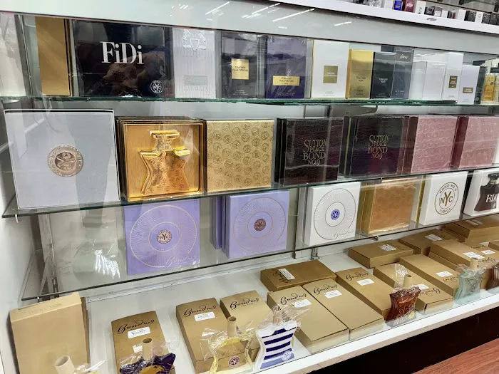 Crown Perfume & Cosmetics 0