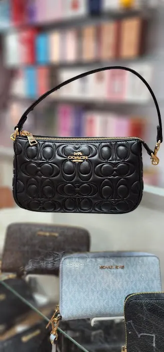 Flores Boutique &More 0