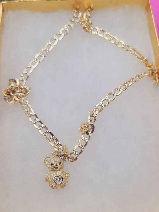 Flores Boutique &More 9