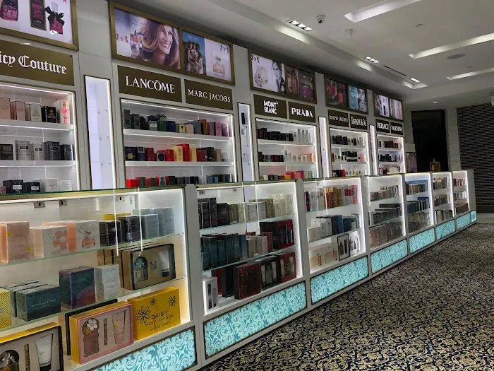 Famous Fragrance 1