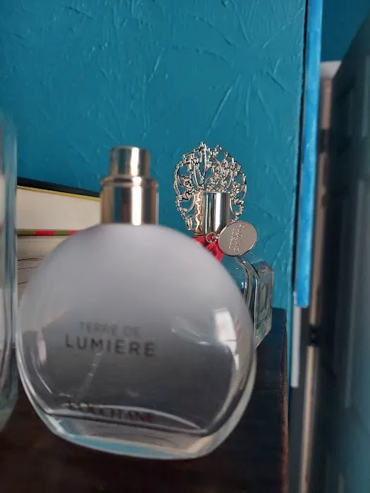 Perfume Warehouse 0