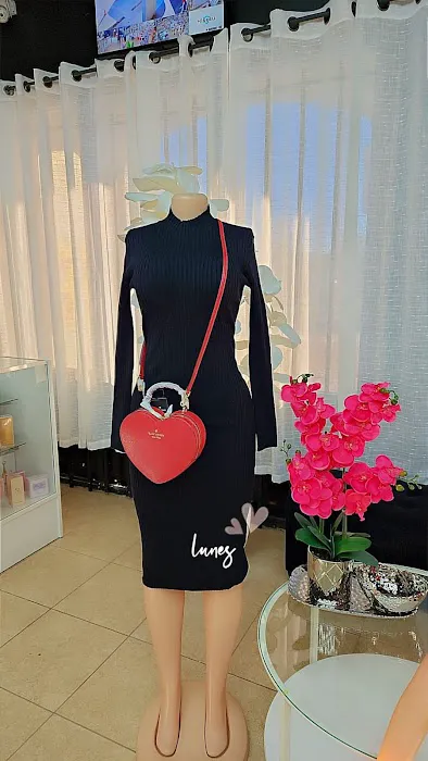 Pams fragrance and boutique 8