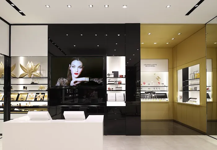 CHANEL FRAGRANCE AND BEAUTY BOUTIQUE 9