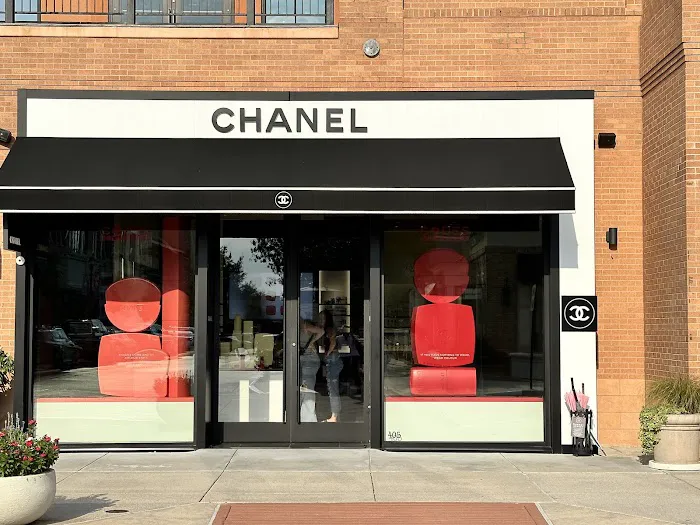 CHANEL FRAGRANCE AND BEAUTY BOUTIQUE 6