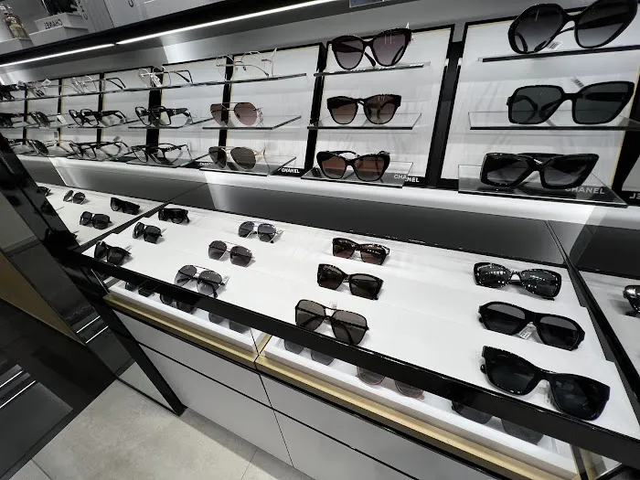 CHANEL FRAGRANCE AND BEAUTY BOUTIQUE 2