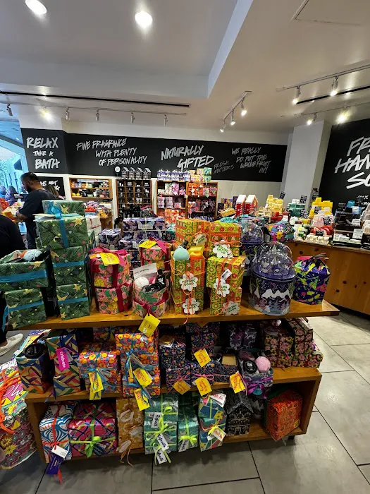 Lush Cosmetics Market Street Woodlands 6