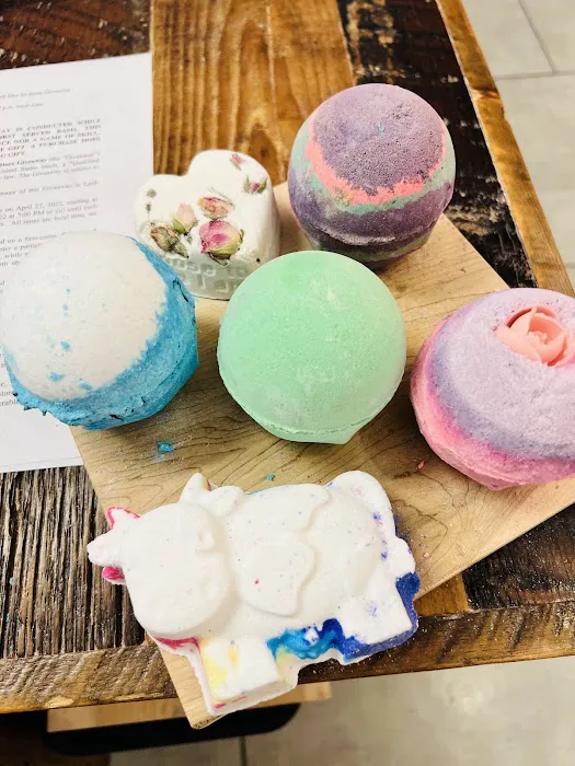 Lush Cosmetics First Colony Mall 4