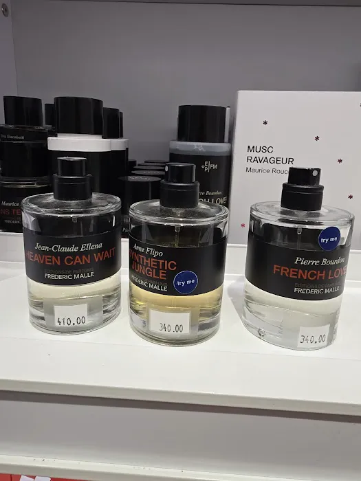 The Cosmetics Company Store 7