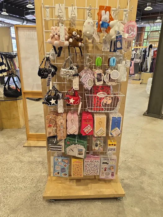 Urban Outfitters 7