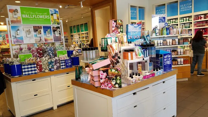 Bath & Body Works 4