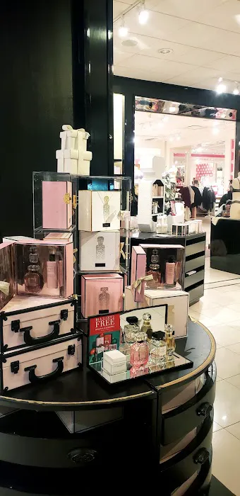 Victoria's Secret & PINK by Victoria's Secret 0