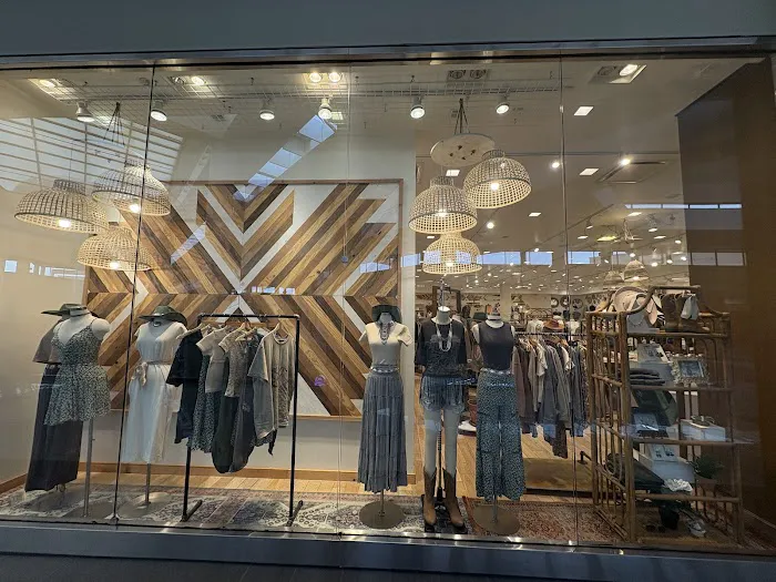 Creations Boutique Tucson Mall 3