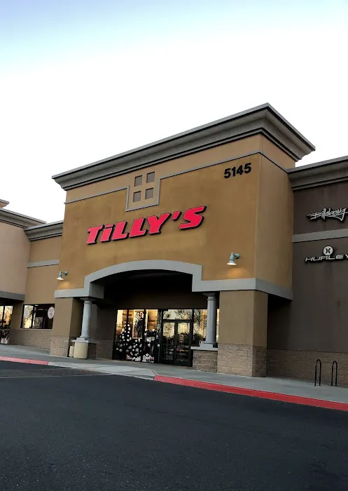 Tillys 4