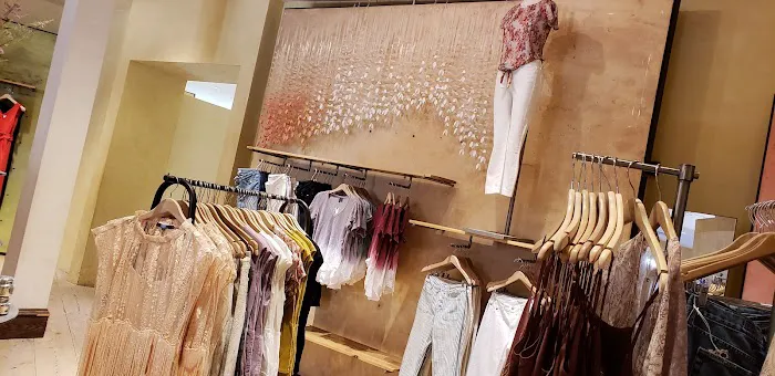 Anthropologie 8