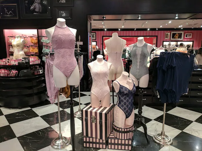 Victoria's Secret & PINK by Victoria's Secret 8