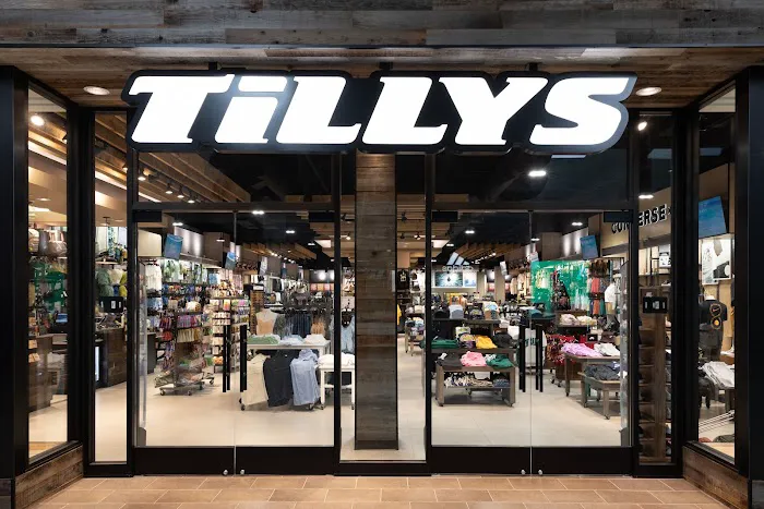 Tillys 4