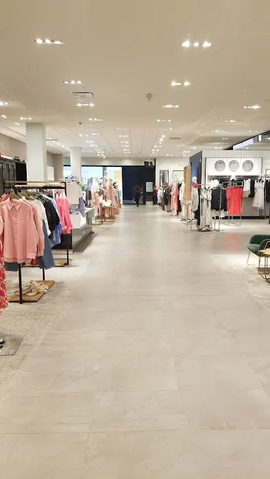 Bloomingdale's 7
