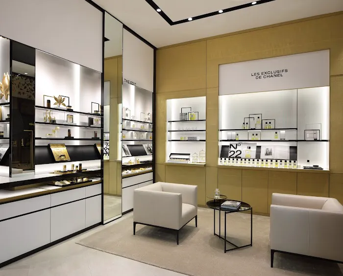 CHANEL FRAGRANCE AND BEAUTY BOUTIQUE 9
