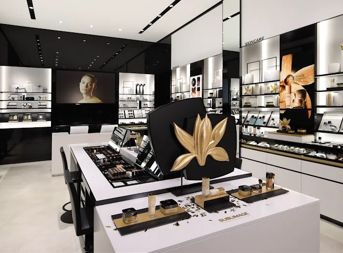 CHANEL FRAGRANCE AND BEAUTY BOUTIQUE 4