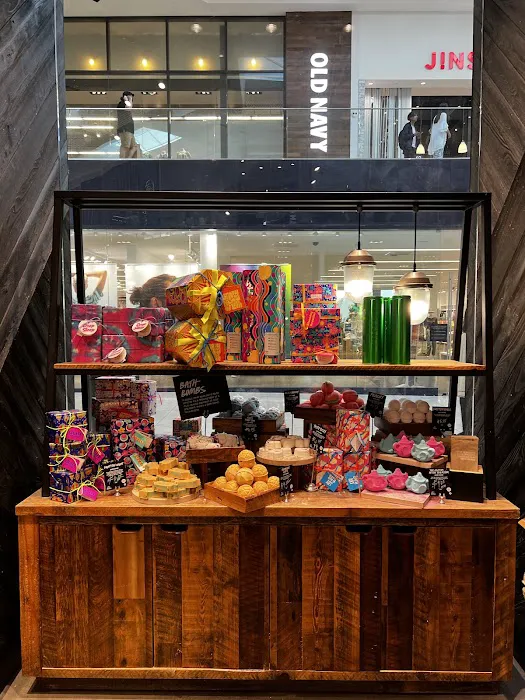 Lush Cosmetics Valley Fair 6