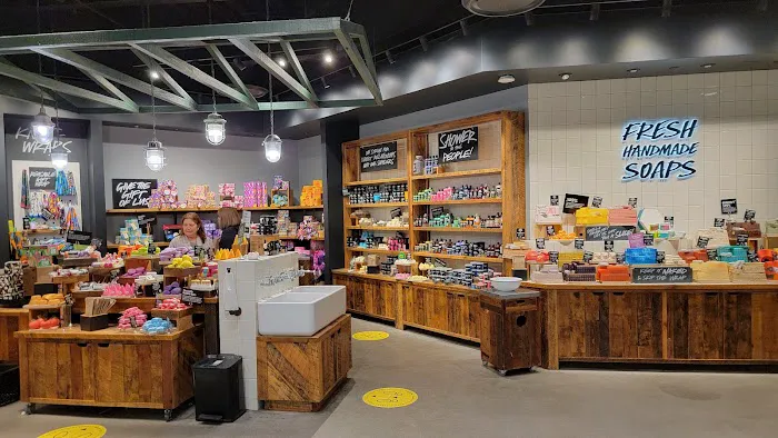 Lush Cosmetics Valley Fair 0