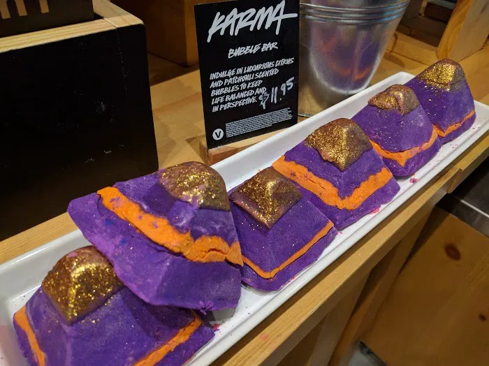 Lush Cosmetics Oakridge 1