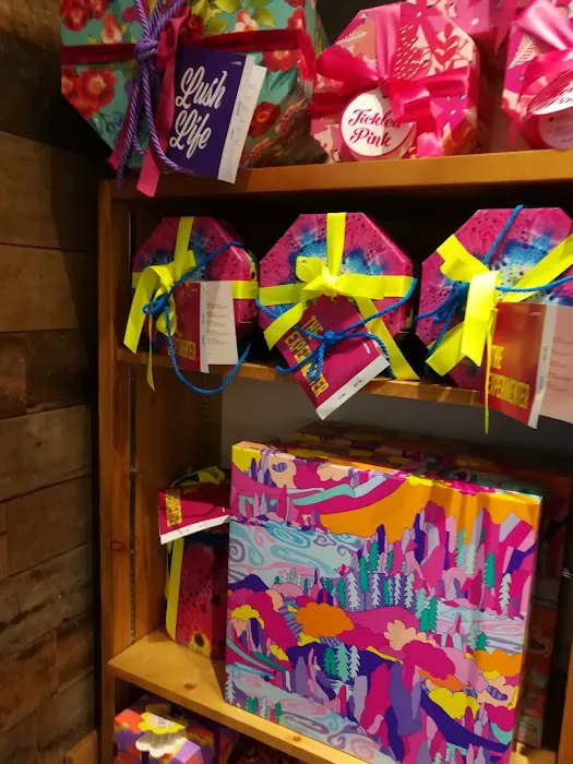 Lush Cosmetics Oakridge 8