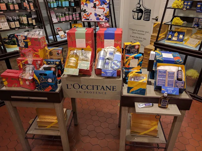 L'OCCITANE EN PROVENCE 8