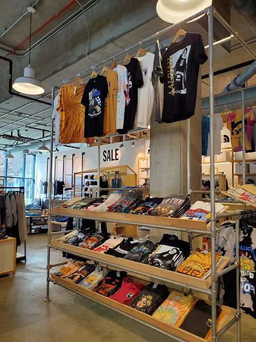 Urban Outfitters 8