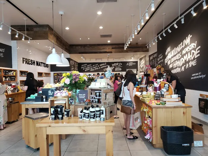 Lush Cosmetics Arden Fair 1