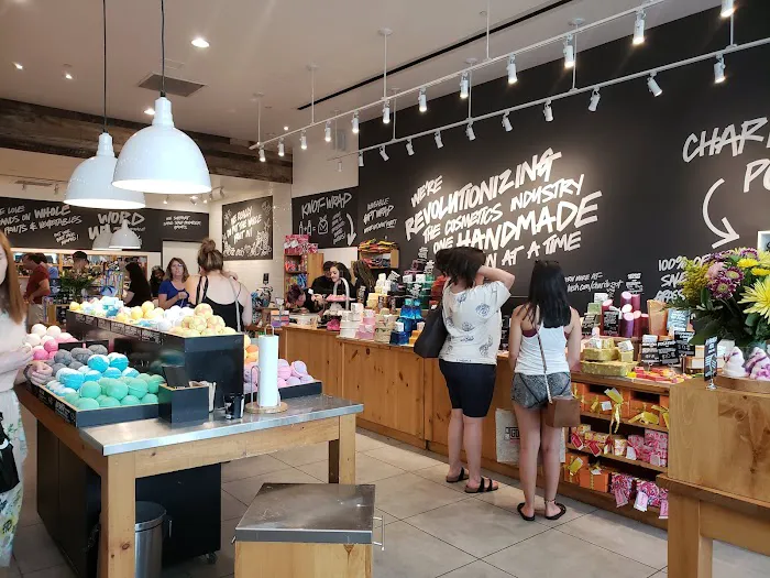 Lush Cosmetics Arden Fair 4