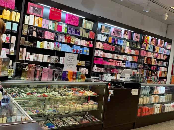 Perfumes luxe “Love the scent”. 2
