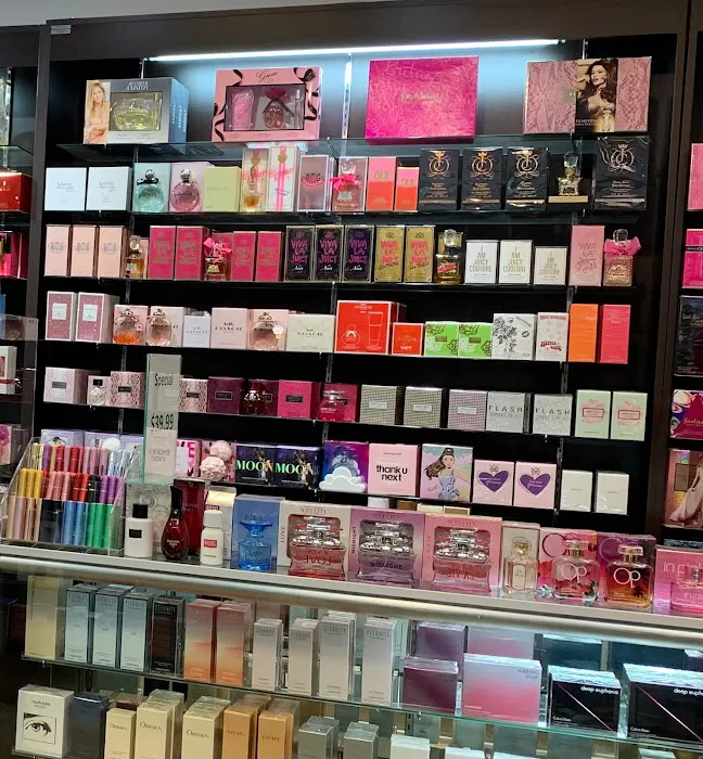 Perfumes luxe “Love the scent”. 3