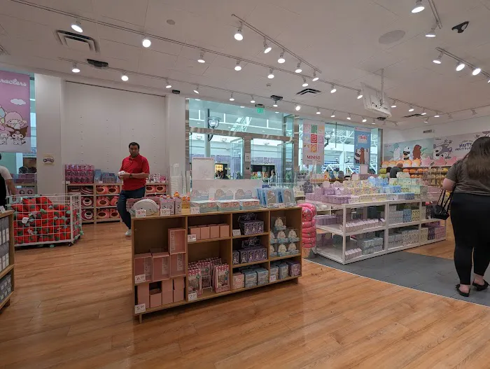 MINISO USA 9