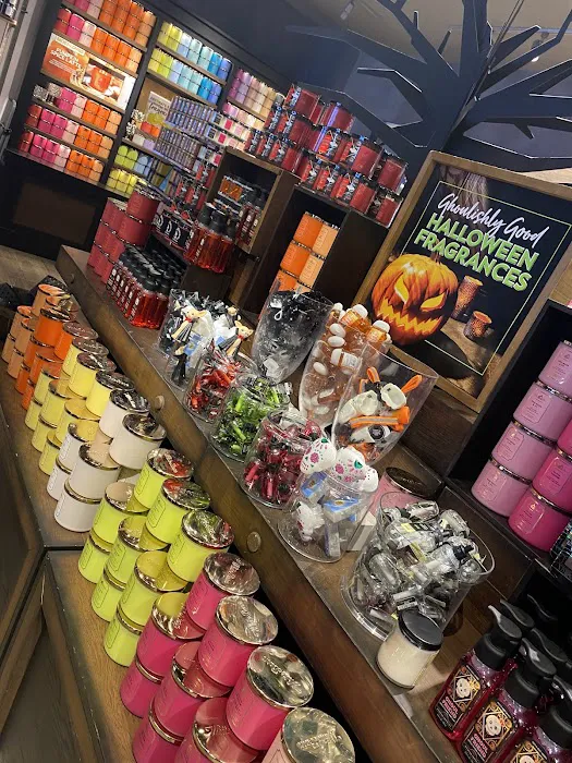 The White Barn Candle Co. 2