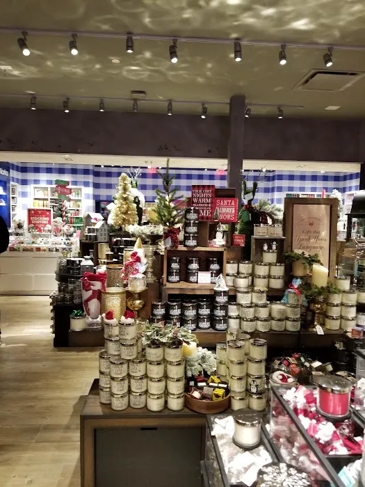 The White Barn Candle Co. 1