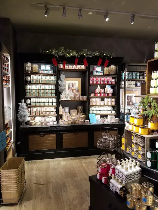 The White Barn Candle Co. 5