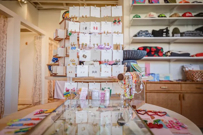 Más Bueno Boutique 9