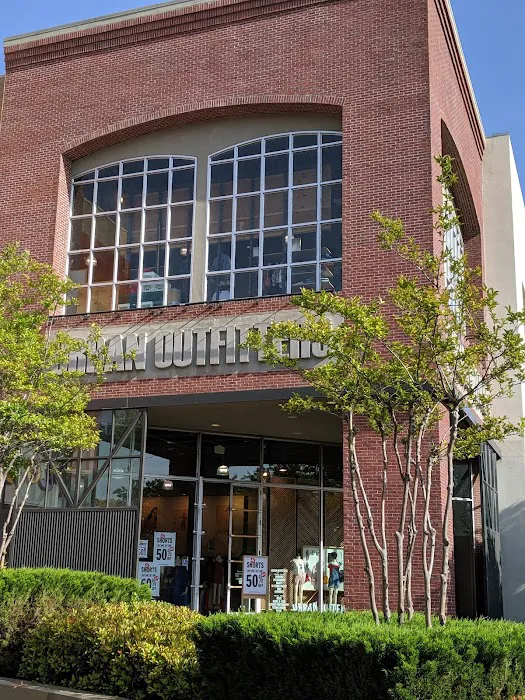 Urban Outfitters 8