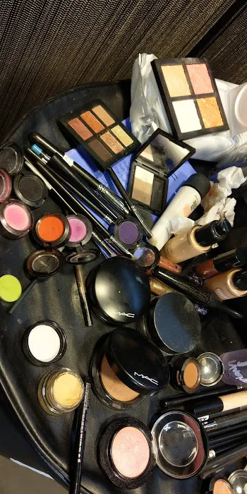 MAC Cosmetics 0