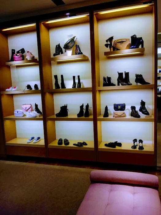 Louis Vuitton Roseville Sacramento 9
