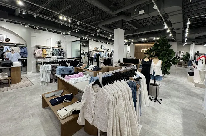 Abercrombie & Fitch 6