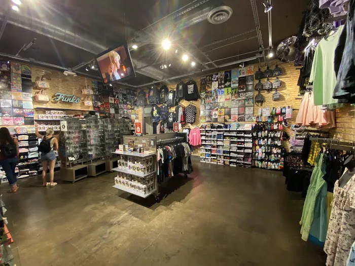 Hot Topic 4