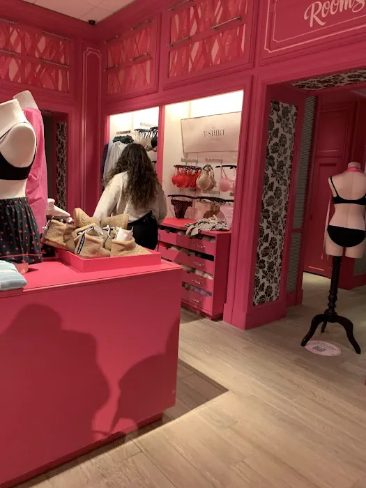 Victoria's Secret & PINK by Victoria's Secret 4