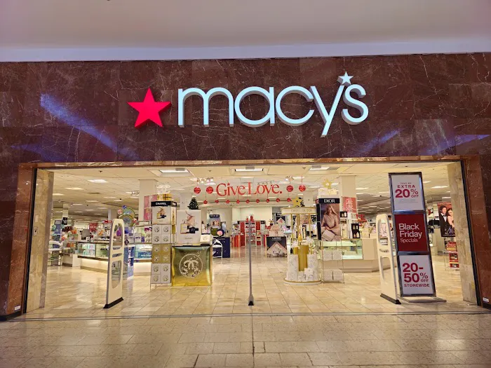 Macy's Backstage 0