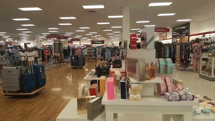 T.J. Maxx & HomeGoods 4